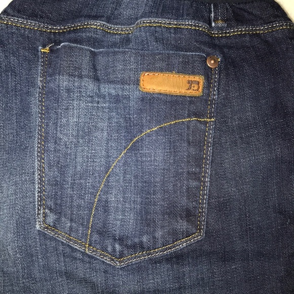 Joe”s maternity Jeans - Picture 2 of 9